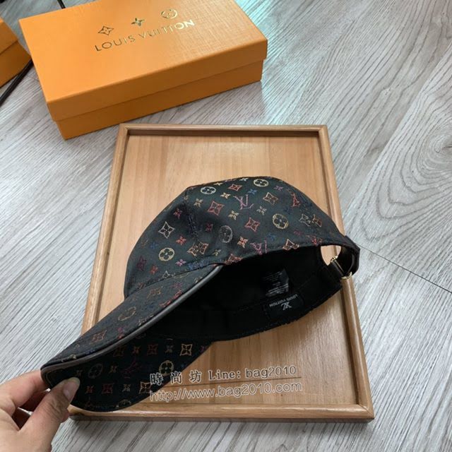 LV新品男士帽子 路易威登彩色印花鴨舌帽棒球帽  mm1344